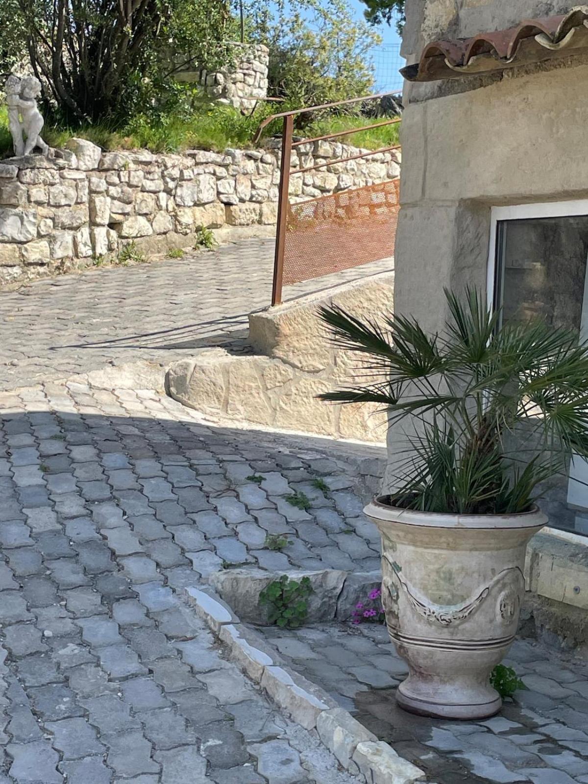 Le Castellas - Gite En Pleine Nature Montmirat Εξωτερικό φωτογραφία