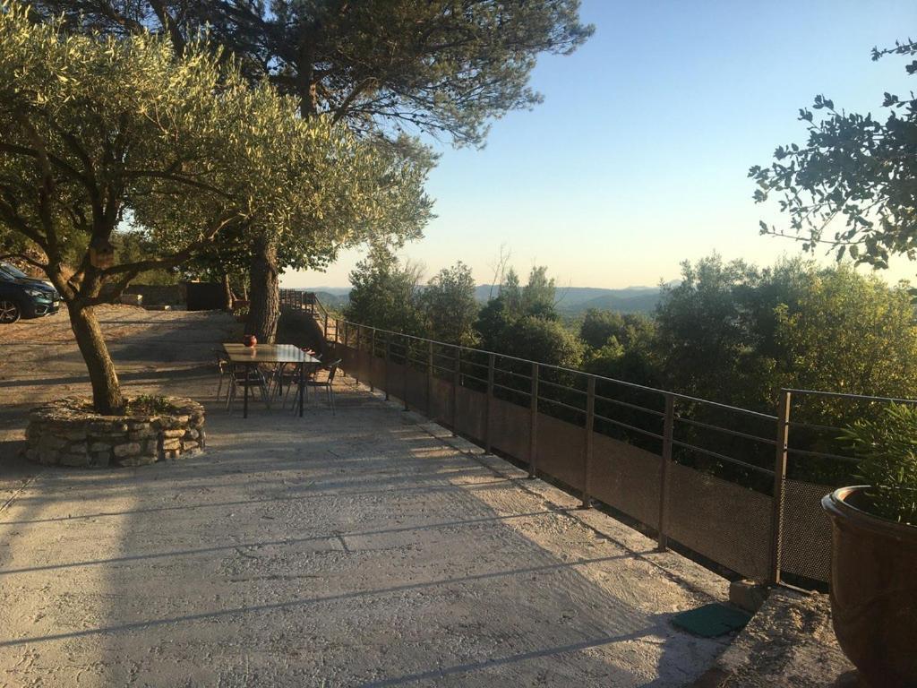 Le Castellas - Gite En Pleine Nature Montmirat Εξωτερικό φωτογραφία