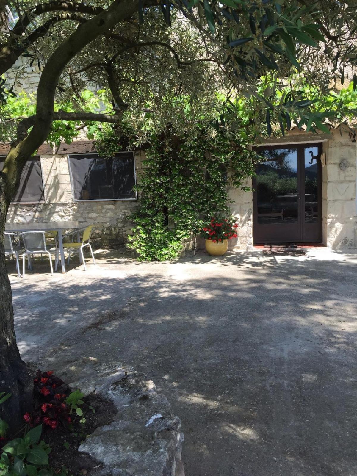 Le Castellas - Gite En Pleine Nature Montmirat Εξωτερικό φωτογραφία